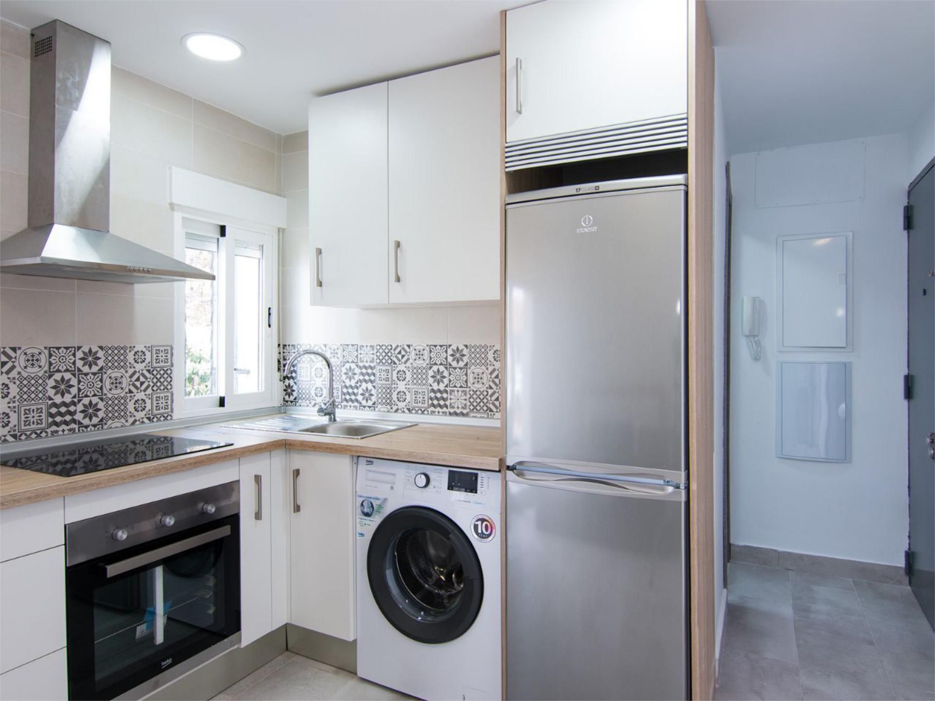 Kitchen of Flat for rent in  Granada Capital  with Air Conditioner, Furnished and Balcony