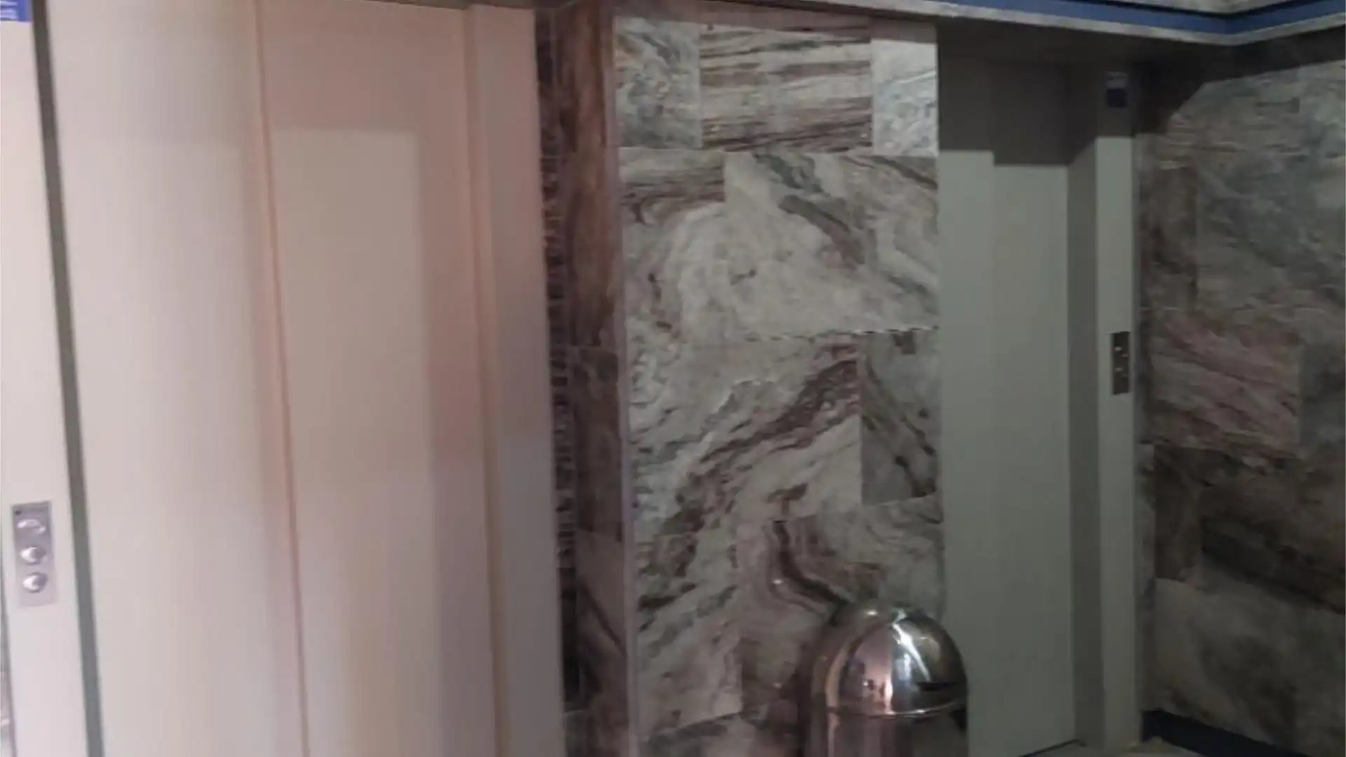 Piso en venta en  Sevilla Capital con Terraza, Piscina y Balcón