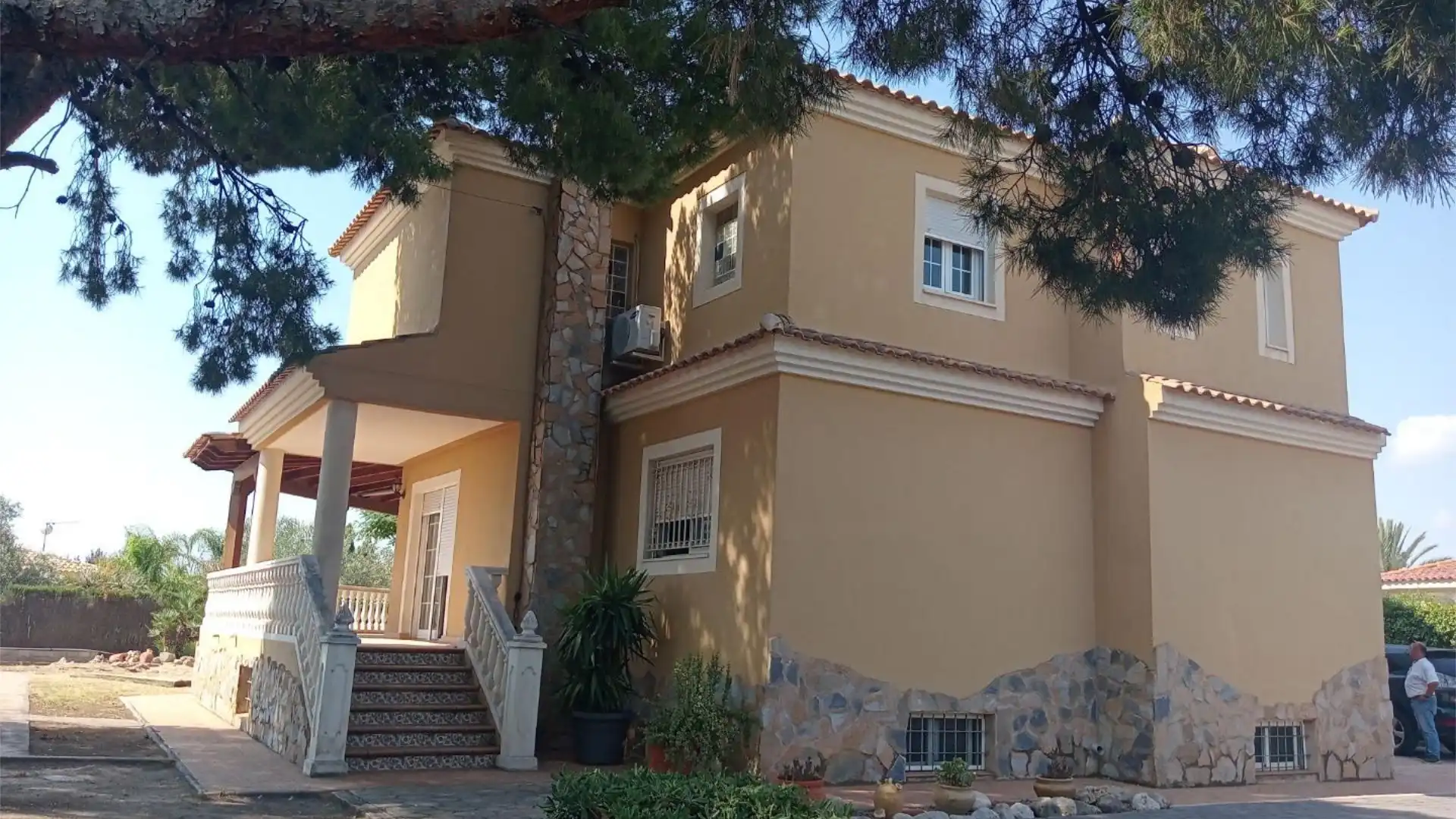 Vista exterior de Casa o xalet en venda en Mutxamel amb Aire condicionat, Terrassa i Piscina