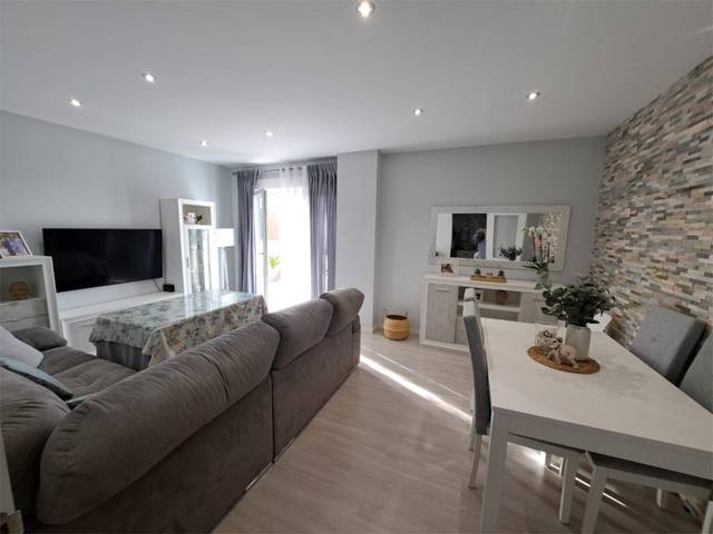 Piso en Venta en Avenida Camino de los Rostros, 25 en Carretera de Sevilla - Los Montitos