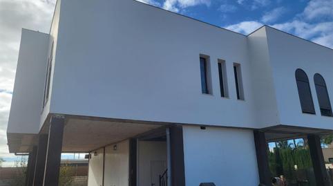 Casa o chalet en venta en Calle Olmo, 33, Bollullos de la Mitación, Sevilla - imagen 2 Foto 2 de Casa o chalet en venta en Calle Olmo, 33, Bollullos de la Mitación, Sevilla