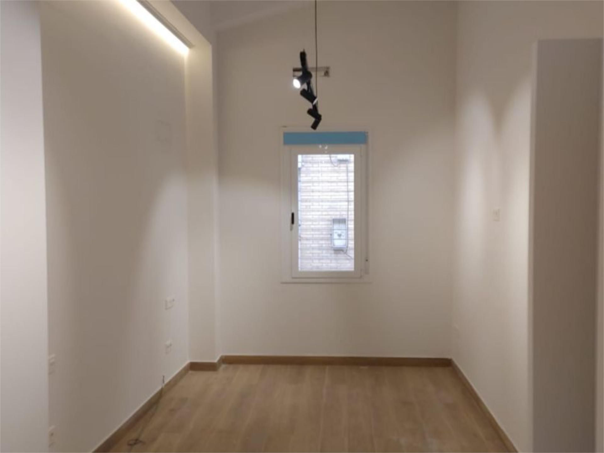 Single-family semi-detached for rent in  Sevilla Capital  with Air Conditioner