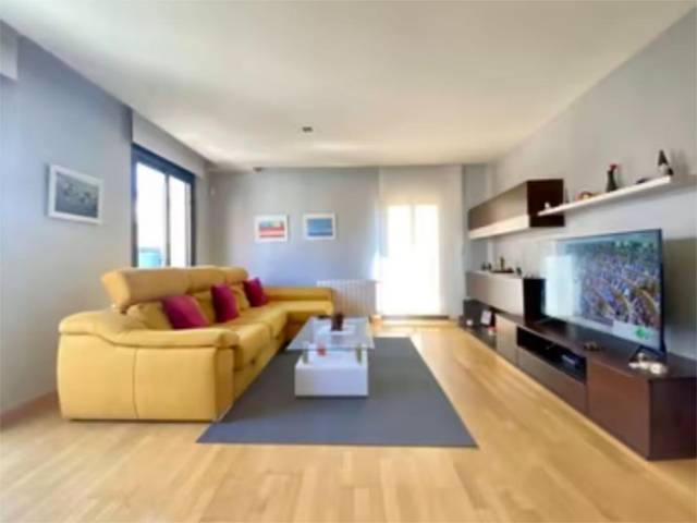 Casa adosada en Alquiler en Carrer Pintor Vila Puig, 53 en Centre