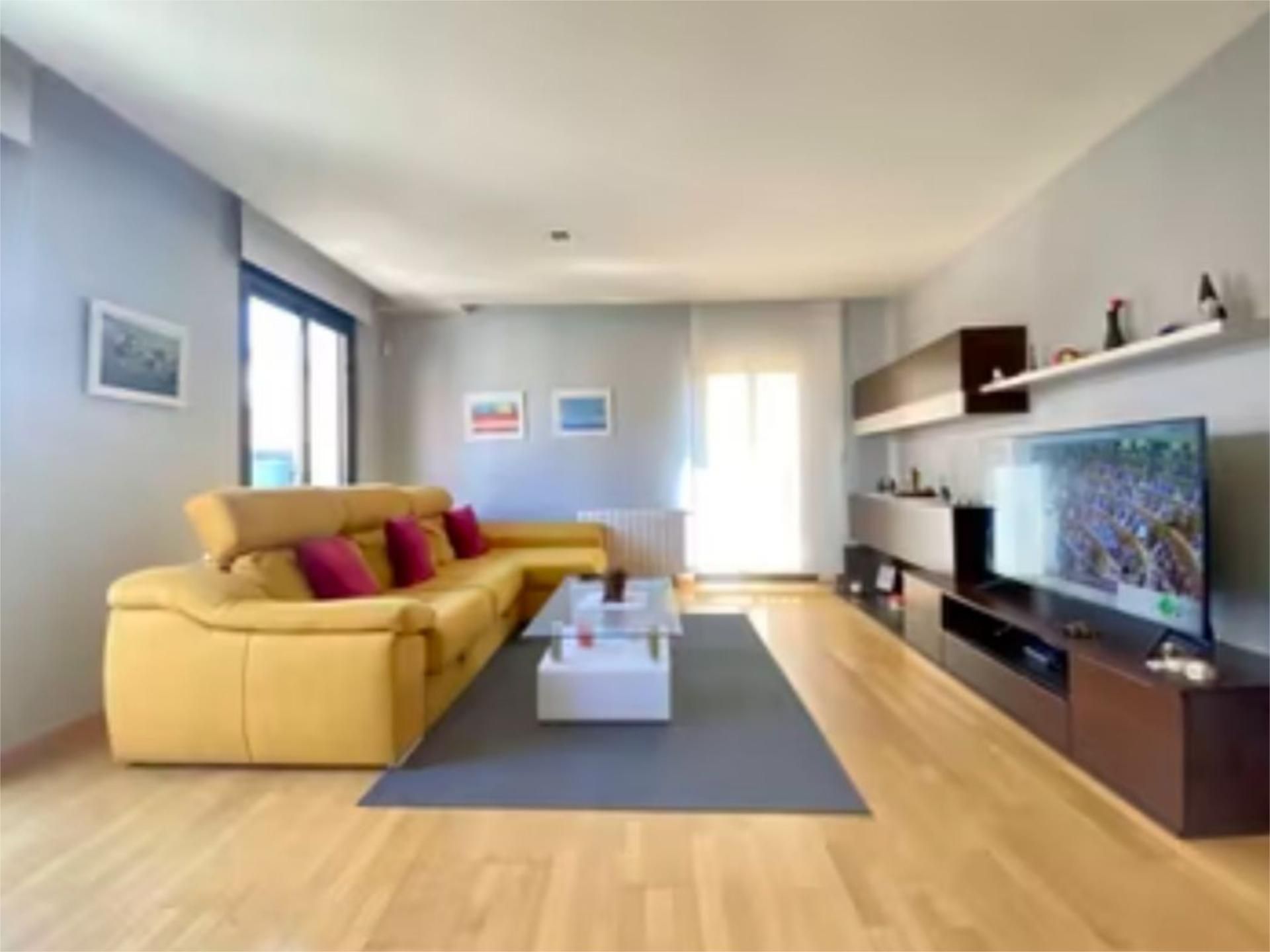 Sala de estar de Casa adosada de alquiler en Sant Quirze del Vallès con Aire acondicionado, Calefacción y Parquet