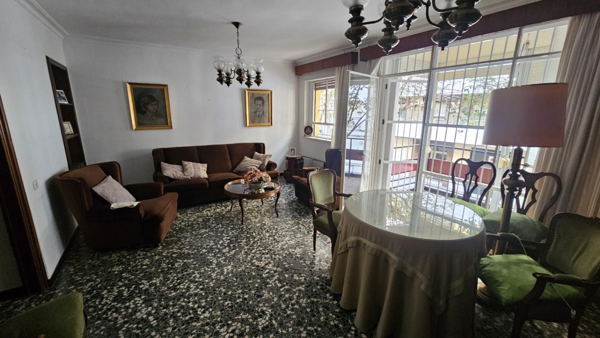 Vista exterior de Piso en venta en  Sevilla Capital con Jardín privado y Terraza