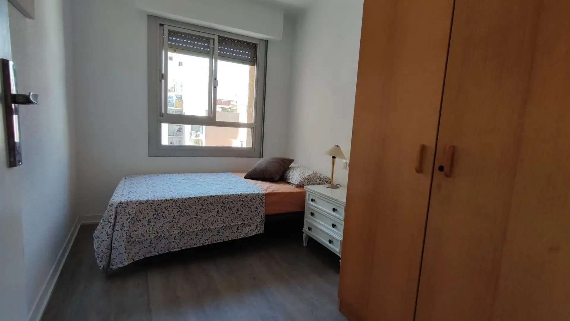 Habitació a Carrer de l'Alcalde Tàrrega, 69, Plaza Illes Columbretes Dormitori de Pis per a compartir en Castellón de la Plana / Castelló de la Plana amb Terrassa