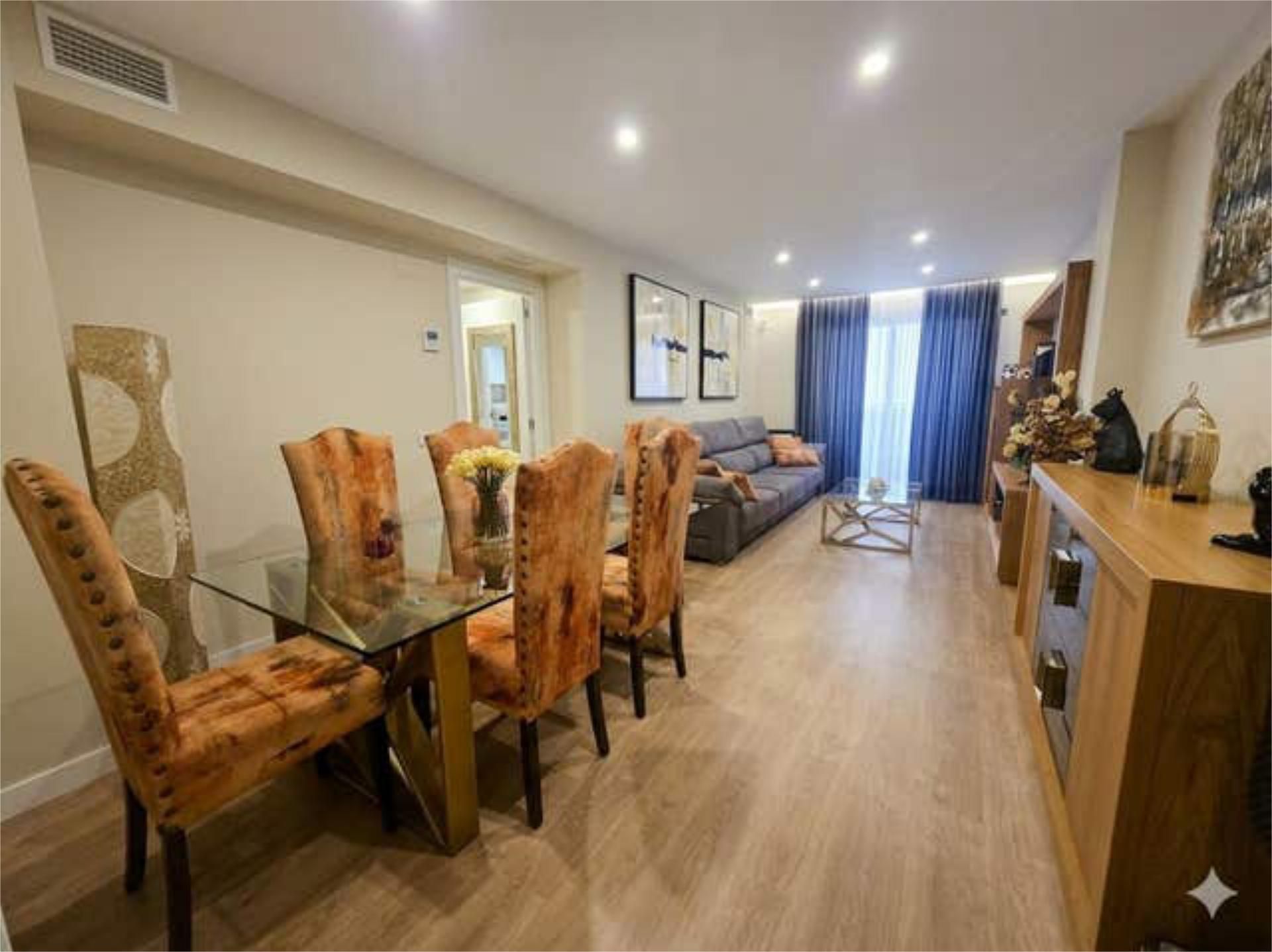 Comedor de Piso en venta en Roquetas de Mar con Calefacción, Jardín privado y Terraza
