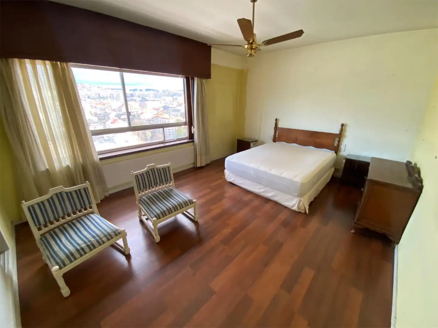 Piso en venta en Rúa Cánovas del Castillo, 118, Casco Vello Habitación de Piso en venta en Vigo