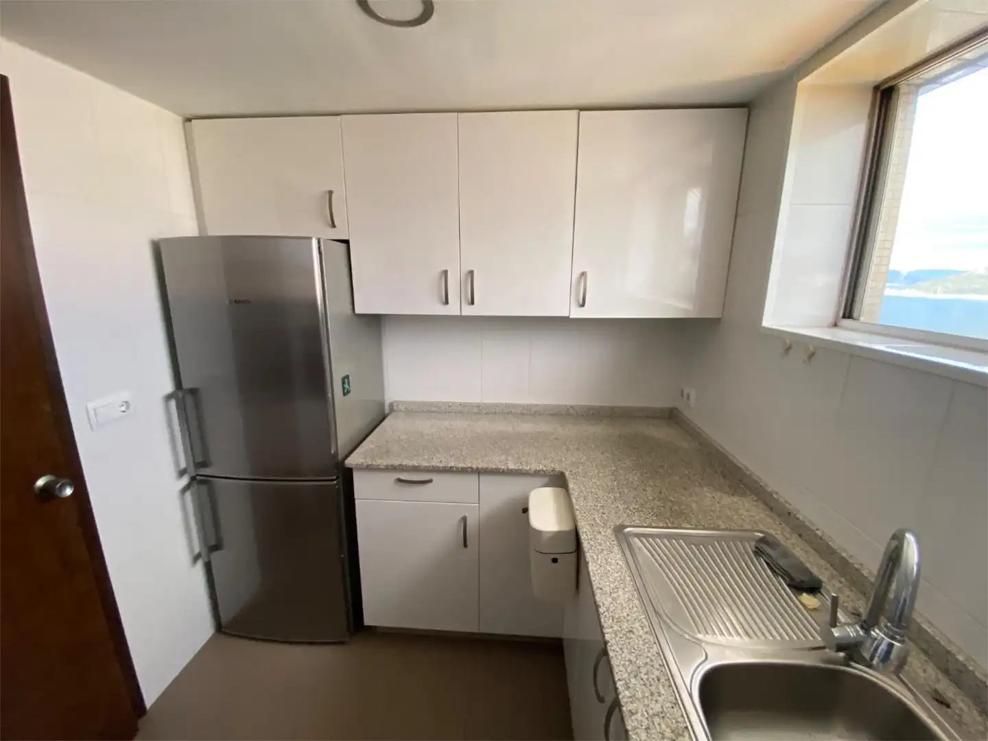 Piso en venta en Rúa Cánovas del Castillo, 118, Casco Vello Cocina de Piso en venta en Vigo