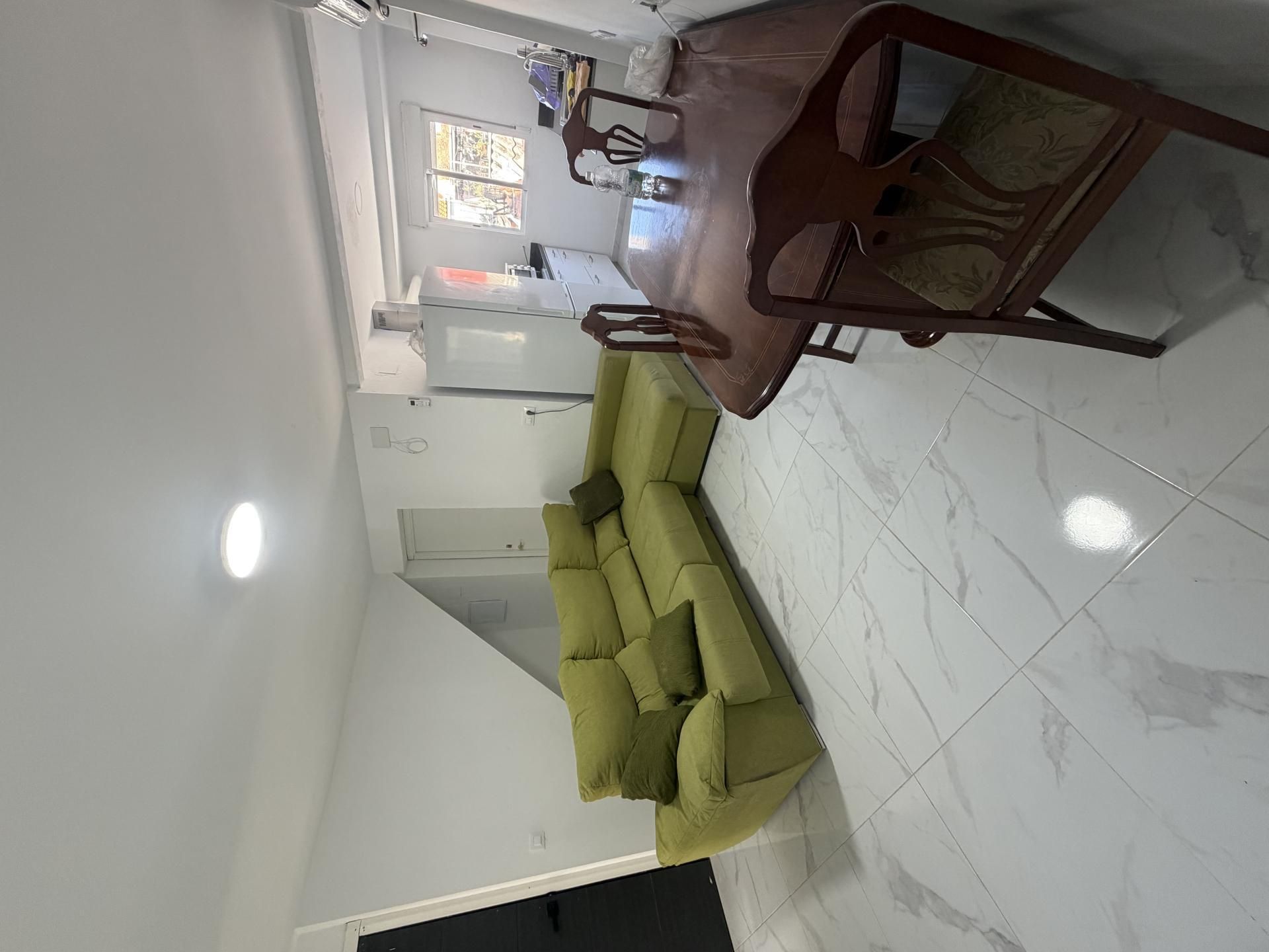 Einfamilien-Reihenhaus zur untervermieten in Calle Jacaranda, 30, San Jerónimo - La Bachillera Wohnzimmer von Einfamilien-Reihenhaus zur untervermieten in Sevilla Capital mit Klimaanlage, Heizung und Terrasse