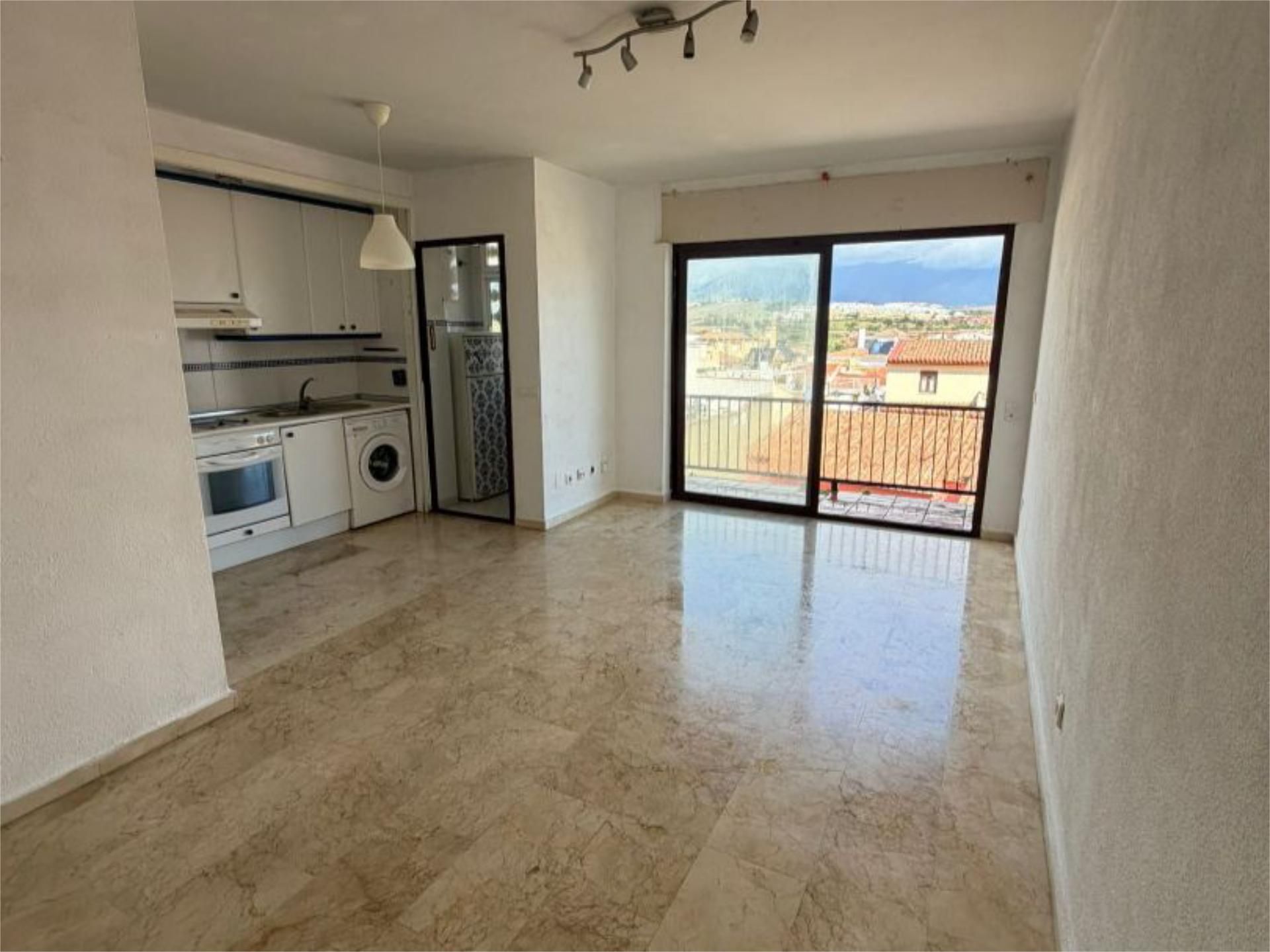 Wohnung zum Verkauf in Calle Antequera, 1, San Luis de Sabinillas Küche von Wohnung zum Verkauf in Manilva mit Schwimmbad und Balkon