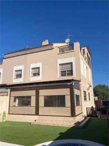 Casa adosada en Alquiler en Zona Universitaria