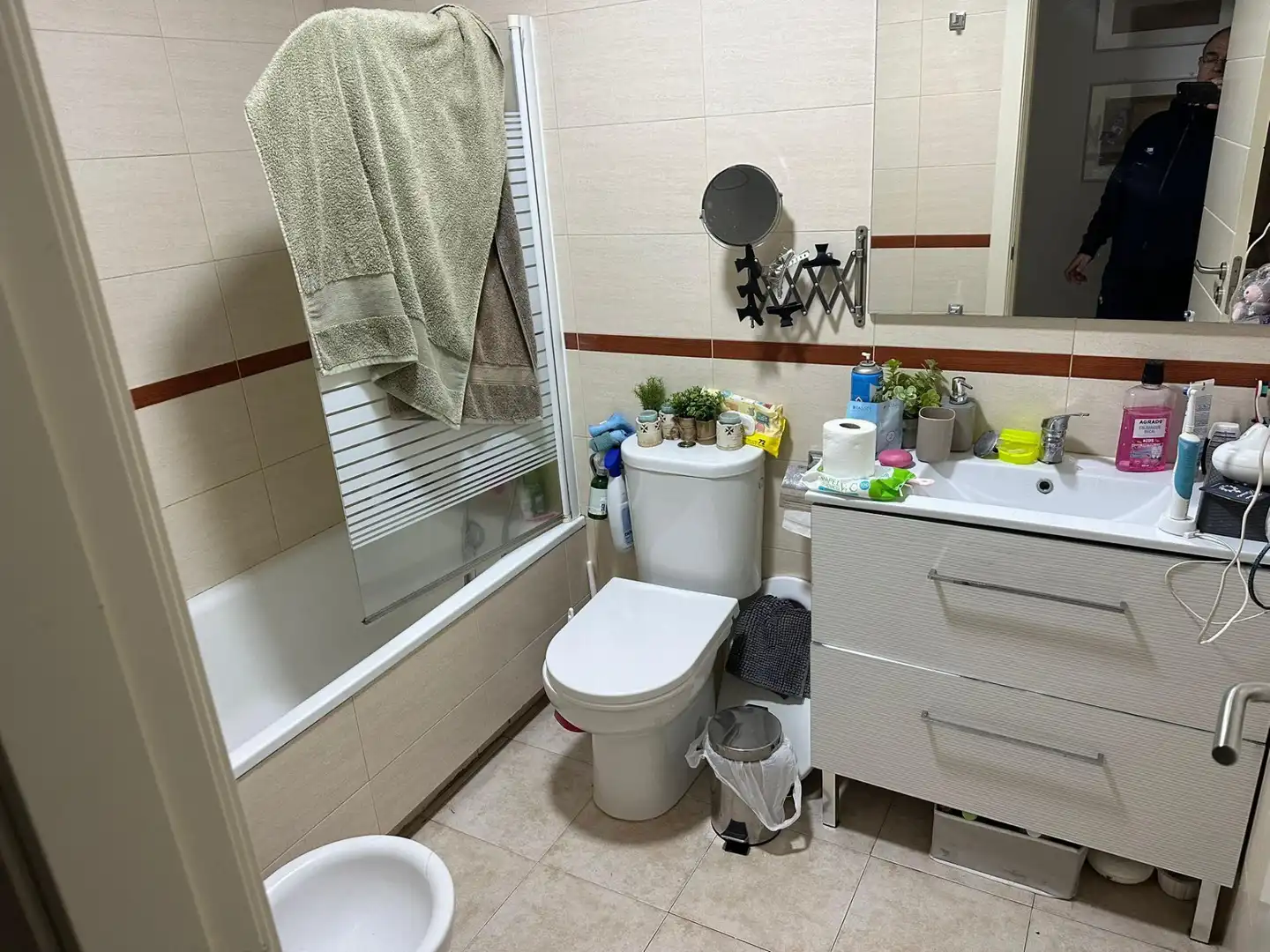Bathroom of Flat for sale in Algeciras  with Terrace, Storage room and Swimming Pool
