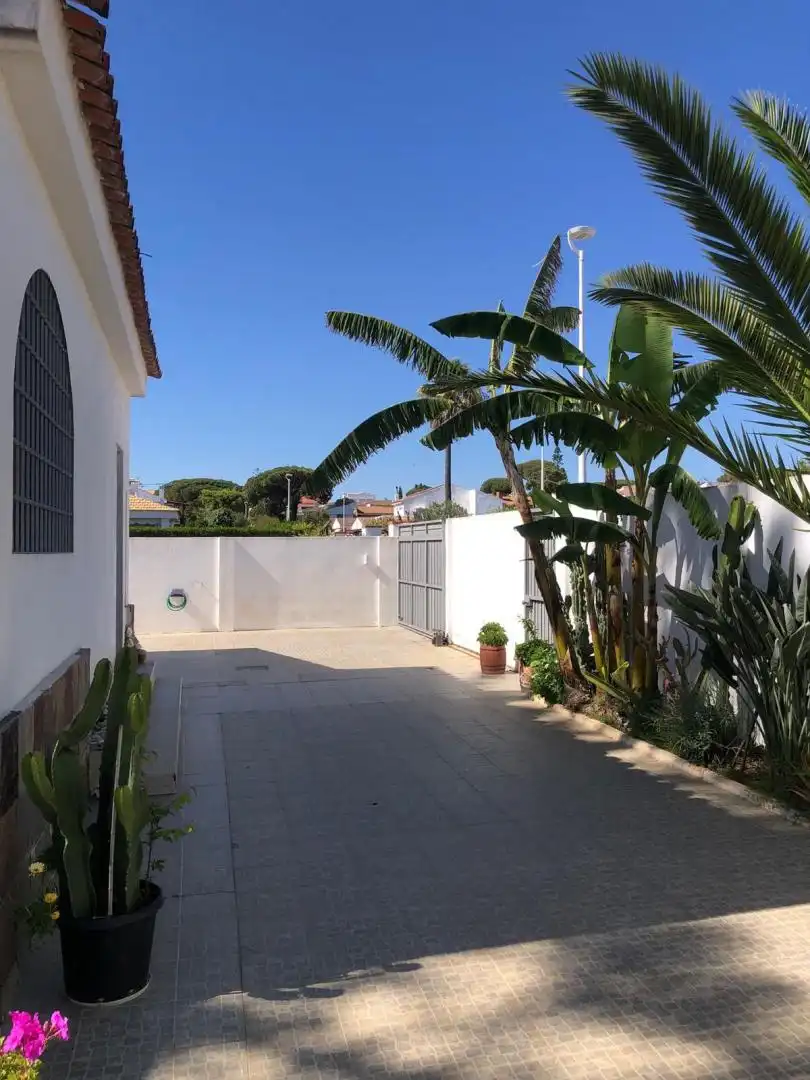 Casa o chalet en venta en Calle Granada, 175, El Rompido Vista exterior de Casa o chalet en venta en El Rompido con Aire acondicionado, Terraza y Piscina