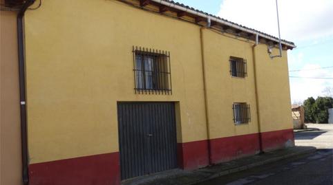 Foto 2 de Casa adosada en venda a Calle Era, 15, Villasabariego, León