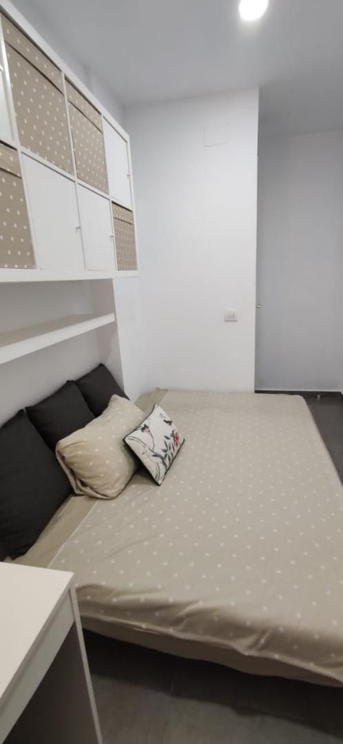 Wohnung zur untervermieten in Calle Elisa González de Chavez, 37, Tristán - García Escámez - Somosierra Schlafzimmer von Wohnung zur untervermieten in Santa Cruz de Tenerife Capital mit Klimaanlage, Heizung und Möbliert