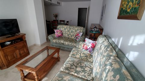 Foto 3 de Piso de alquiler en Avenida General López Domínguez, 16a, Los Jardines de Marbella - La Ermita, Marbella