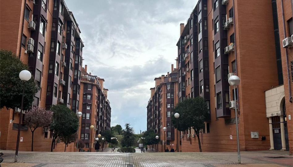 Piso en venta en Calle Dodge, 1, Orcasitas, Madrid Capital - imagen 1 Foto 1 de Piso en venta en Calle Dodge, 1, Orcasitas, Madrid Capital