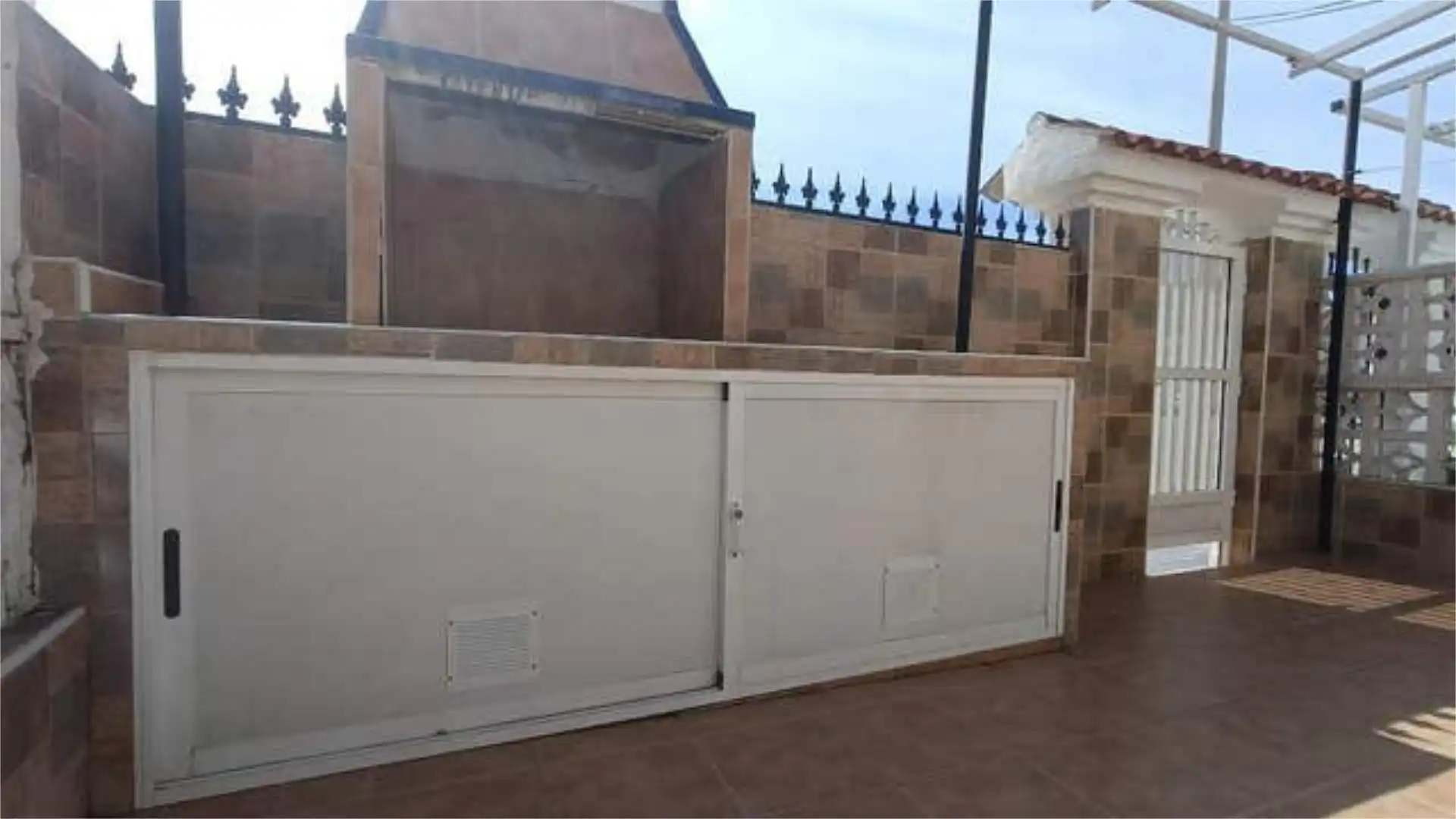 Vista exterior de Casa adosada en venta en Santa Pola con Terraza