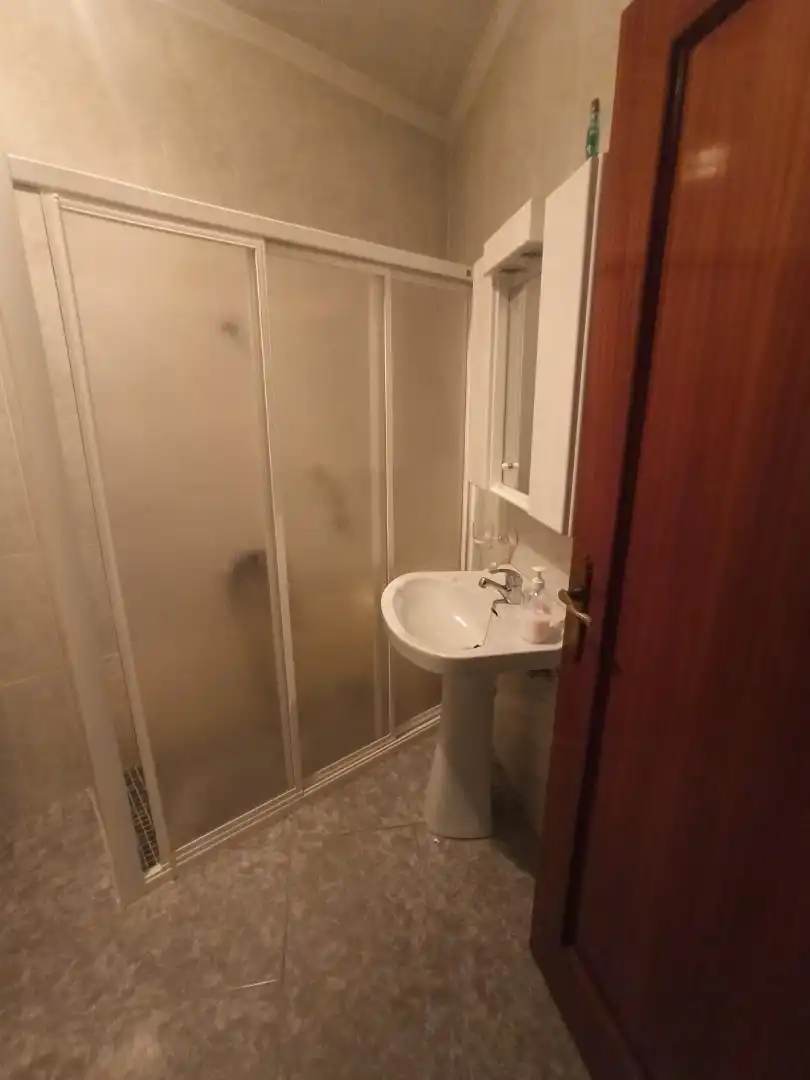 Baño de Casa adosada en venta en Pedro Muñoz con Calefacción, Trastero y Amueblado