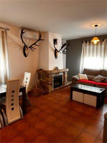 Casa adosada en Venta en La Adrada