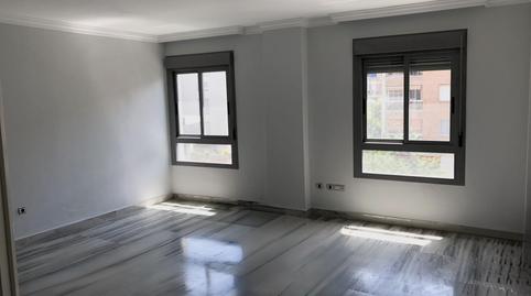 Foto 5 de Piso en venta en Avenida de la Buhaira, 23, La Calzada - La Florida,  Sevilla Capital
