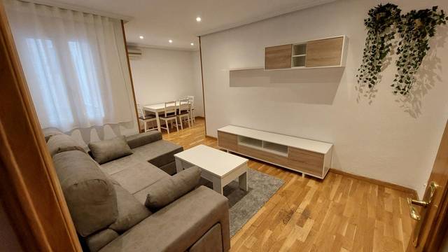 Piso en Alquiler en Calle de Tomás Borrás, 5 en Chopera