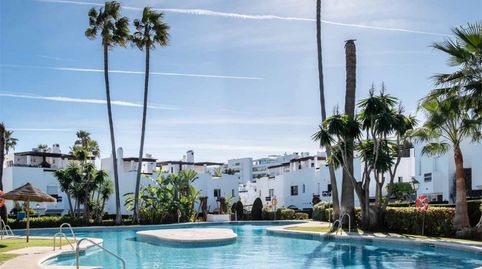 Piso en venta en Avenida las Mimosas, 51, Nueva Alcántara, Marbella - imagen 2 Foto 2 de Piso en venta en Avenida las Mimosas, 51, Nueva Alcántara, Marbella