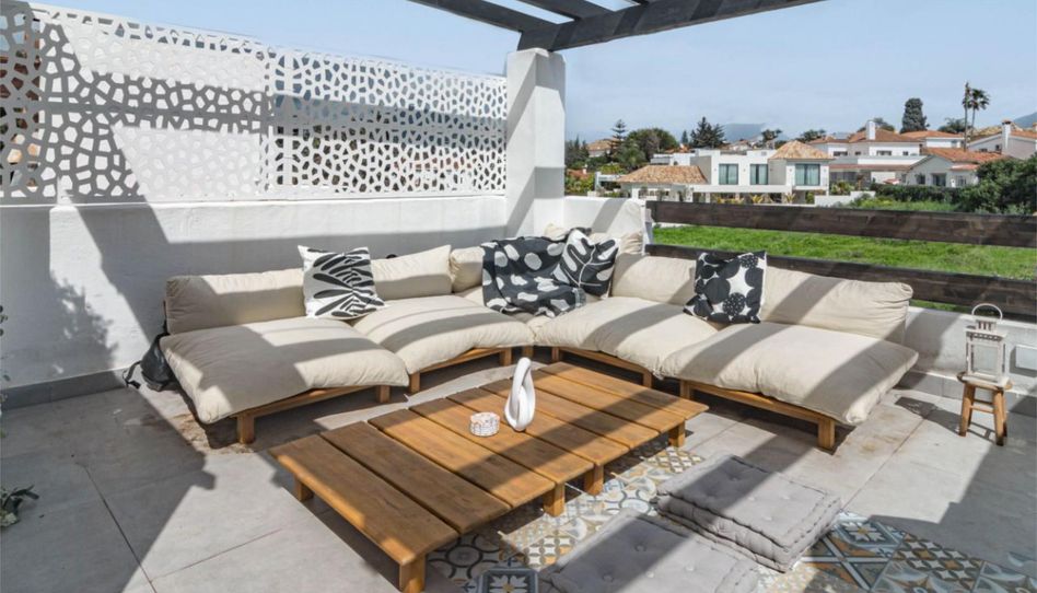 Piso en venta en Avenida las Mimosas, 51, Nueva Alcántara, Marbella - imagen 1 Foto 1 de Piso en venta en Avenida las Mimosas, 51, Nueva Alcántara, Marbella