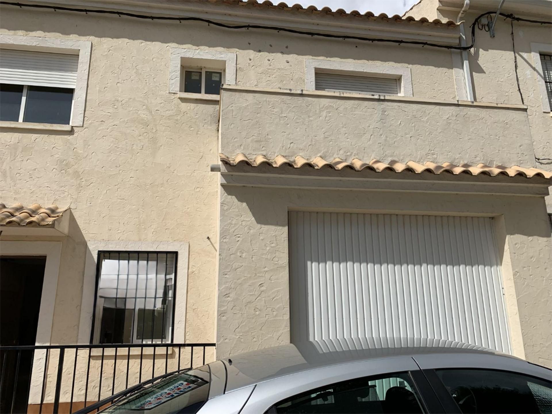 Vista exterior de Pis en venda en La Almarcha  amb Terrassa i Balcó