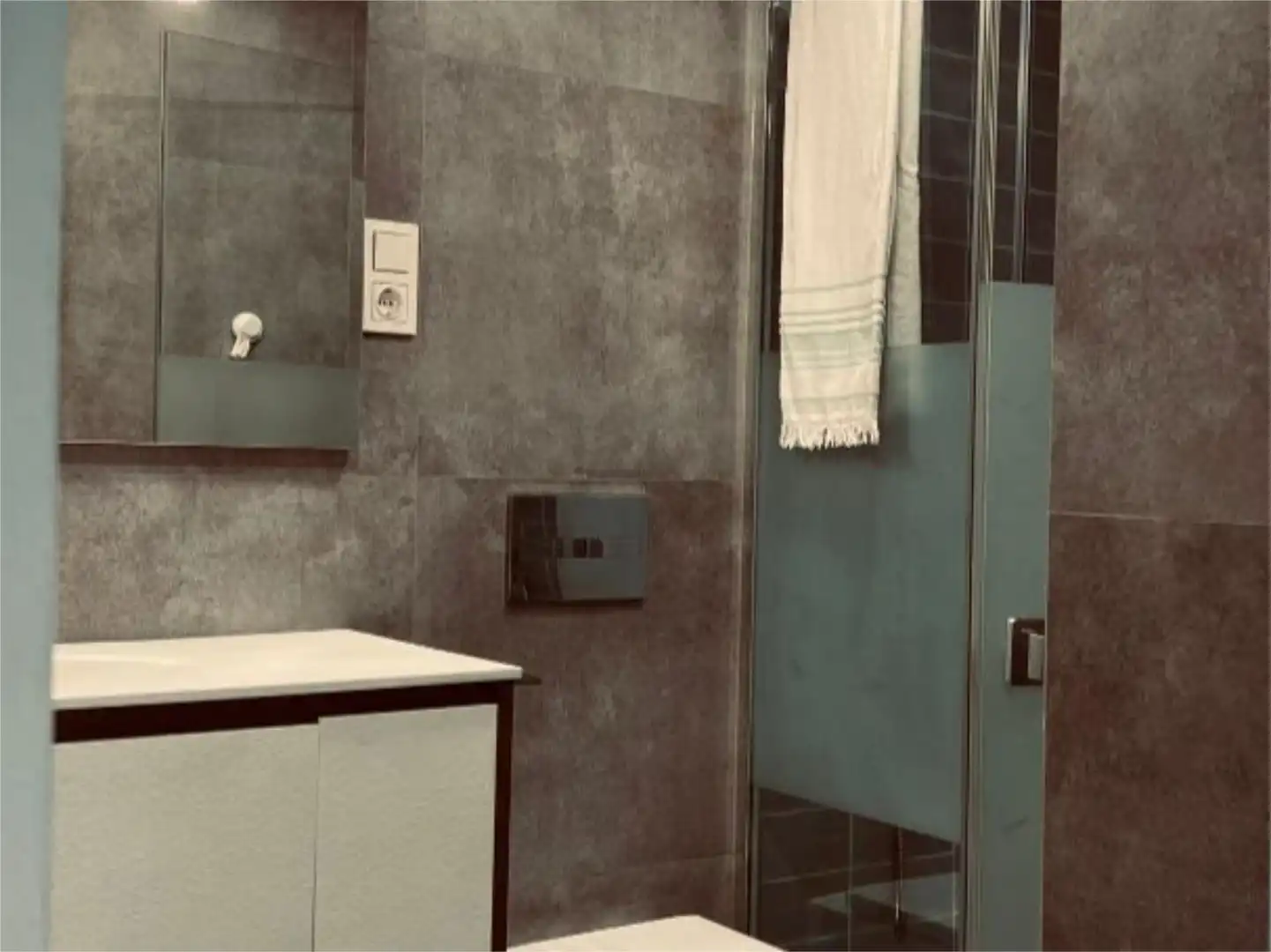 Flat for sale in Calle de Juan de Ortega, 5, Los Almendros - El Limonero - El Tomillar Bathroom of Flat for sale in Málaga with Air Conditioner, Terrace and Furnished