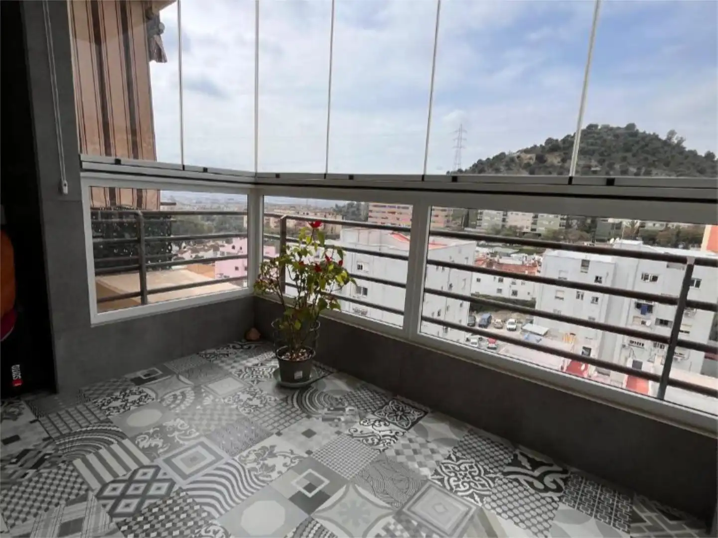 Flat for sale in Calle de Juan de Ortega, 5, Los Almendros - El Limonero - El Tomillar Balcony of Flat for sale in Málaga with Air Conditioner, Terrace and Furnished