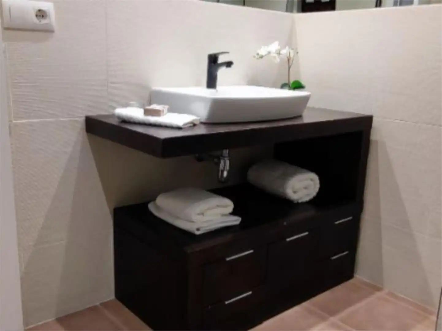 Flat for rent in Calle de Alfonso XII, 15, Jerónimos