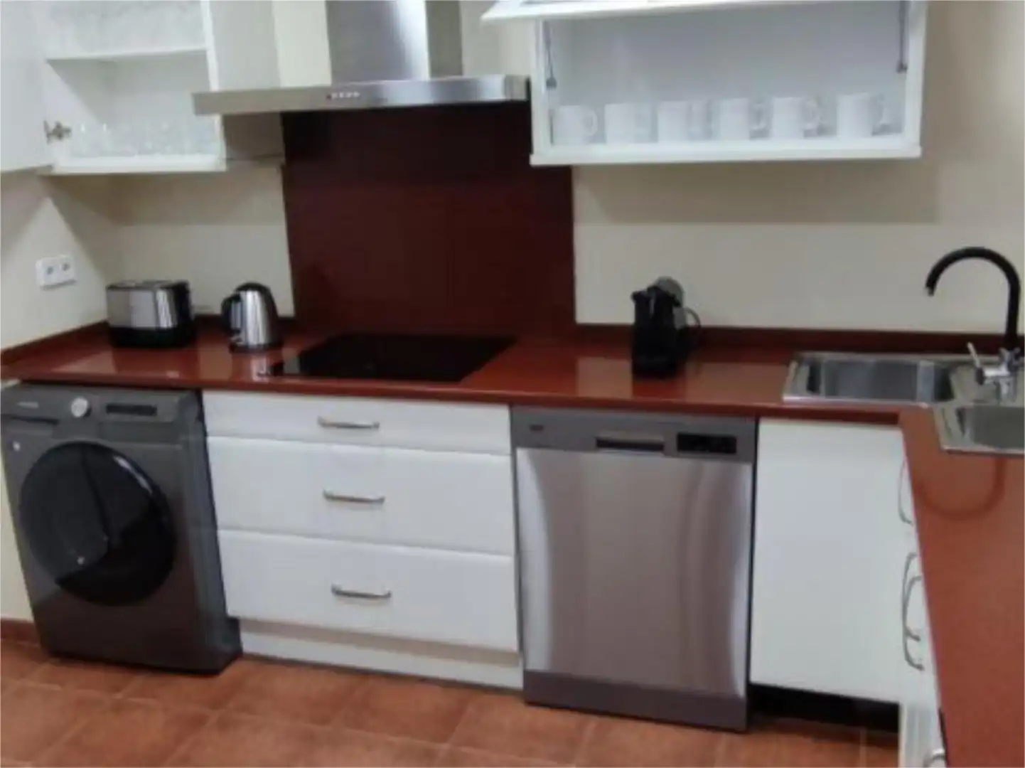 Flat for rent in Calle de Alfonso XII, 15, Jerónimos