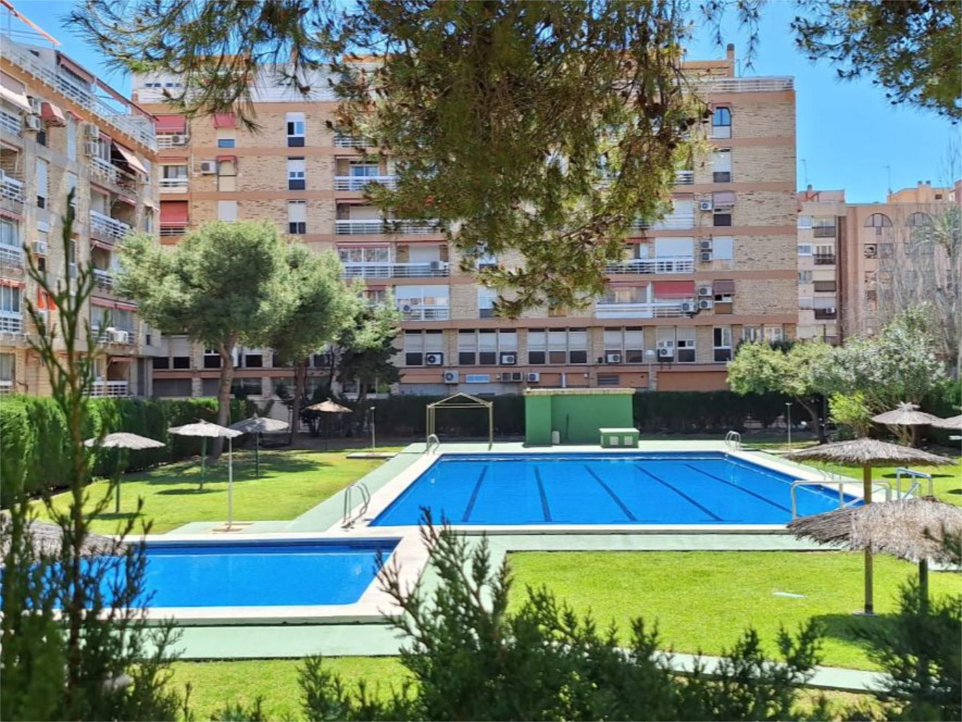 Piscina de Apartament de lloguer en Alicante / Alacant amb Aire condicionat, Calefacció i Piscina