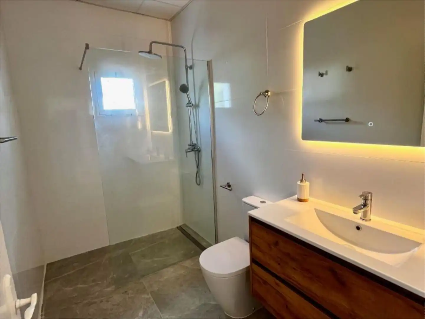 Casa o chalet de alquiler en Diseminado el Castillo, 6152, Sant Jordi de Ses Salines - Sant Francesc Baño de Casa o chalet de alquiler en Sant Josep de sa Talaia con Aire acondicionado, Calefacción y Jardín privado