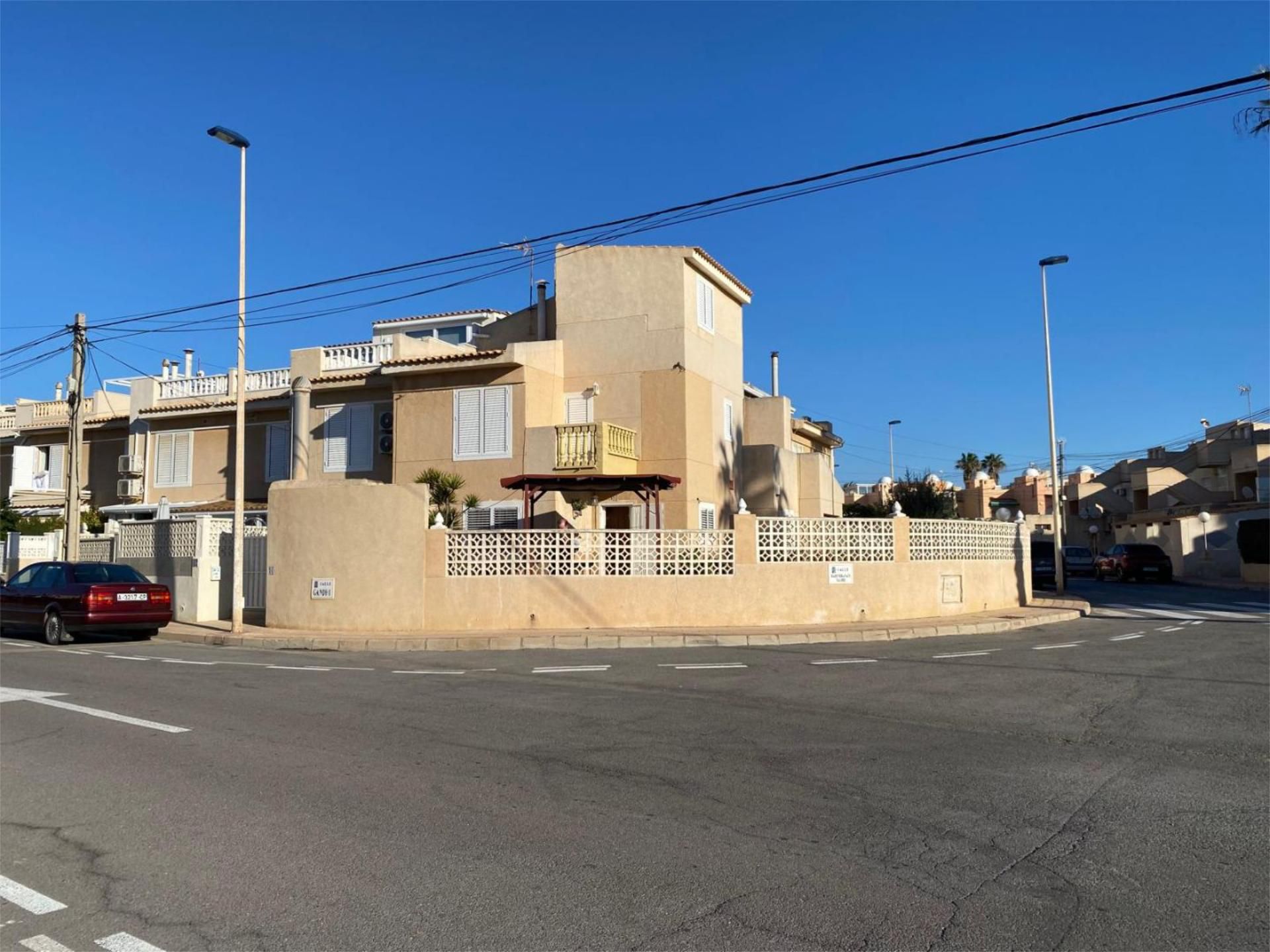 Vista exterior de Pis en venda en Torrevieja amb Piscina i Balcó