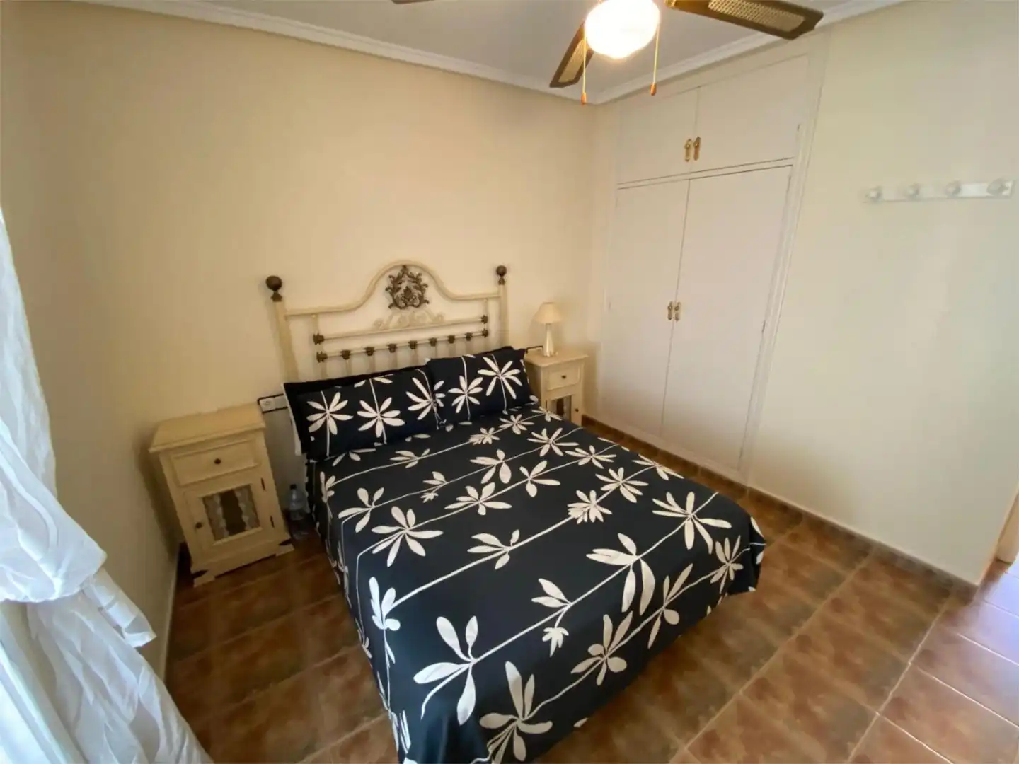 Schlafzimmer von Wohnung zum Verkauf in Torrevieja mit Schwimmbad und Balkon