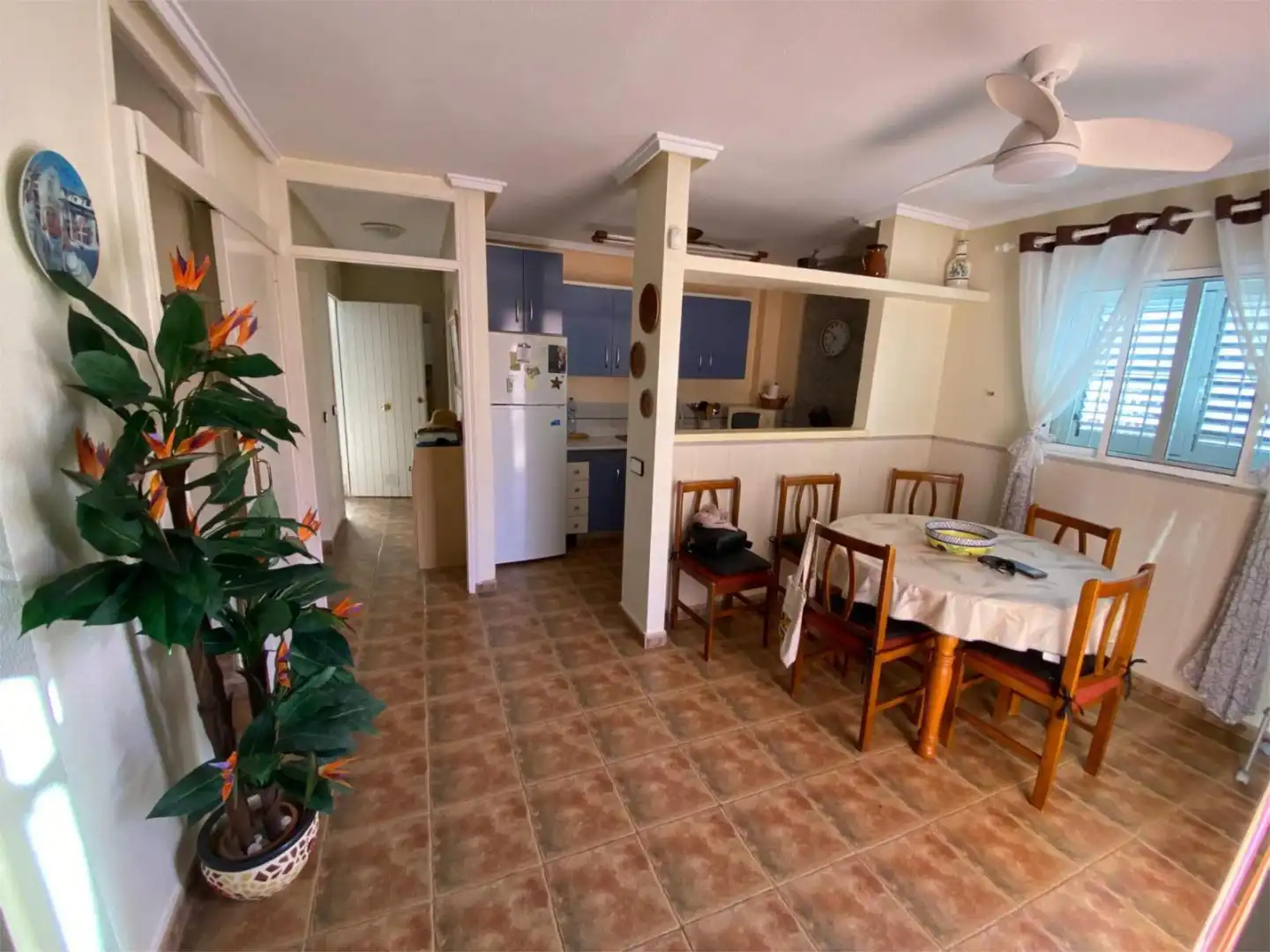 Küche von Wohnung zum Verkauf in Torrevieja mit Schwimmbad und Balkon