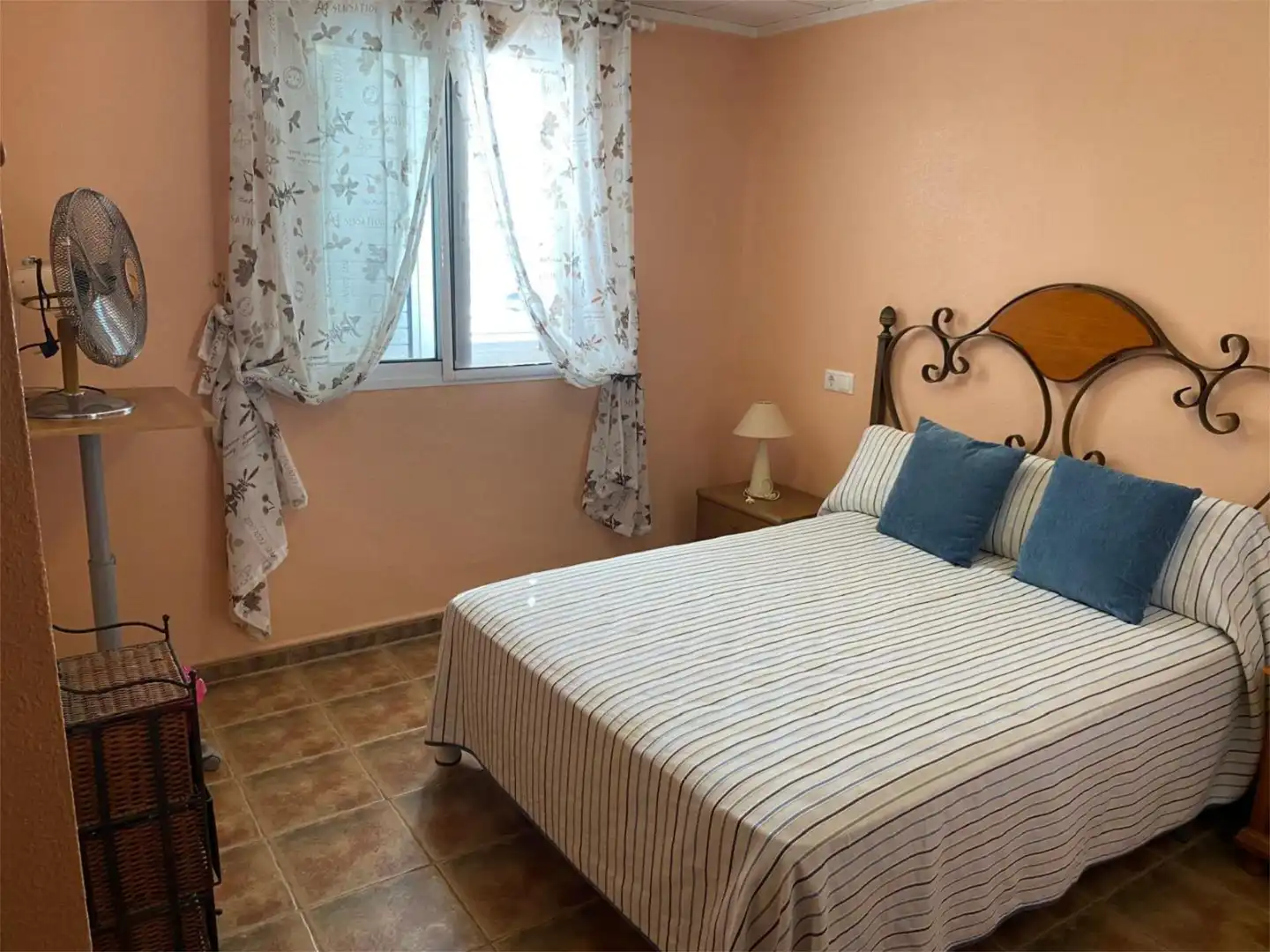 Schlafzimmer von Wohnung zum Verkauf in Torrevieja mit Schwimmbad und Balkon