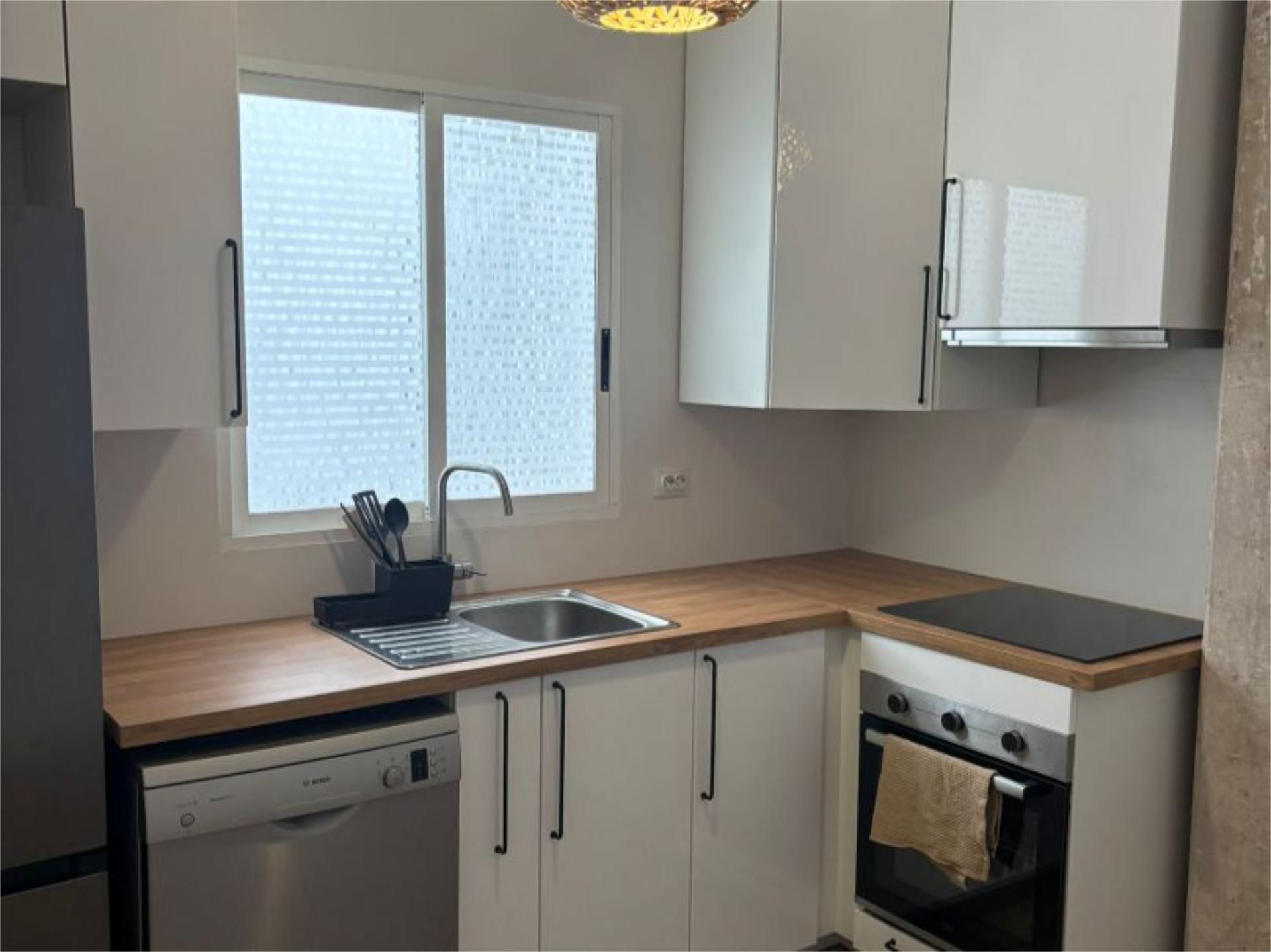 Kitchen of Flat for rent in  Valencia Capital  with Furnished