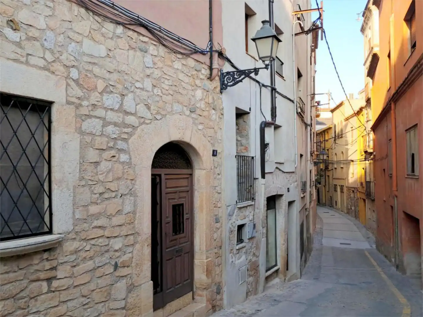 Piso en venta en Carrer dels Solans, 16, Montblanc Vista exterior de Piso en venta en Montblanc con Aire acondicionado, Calefacción y Amueblado