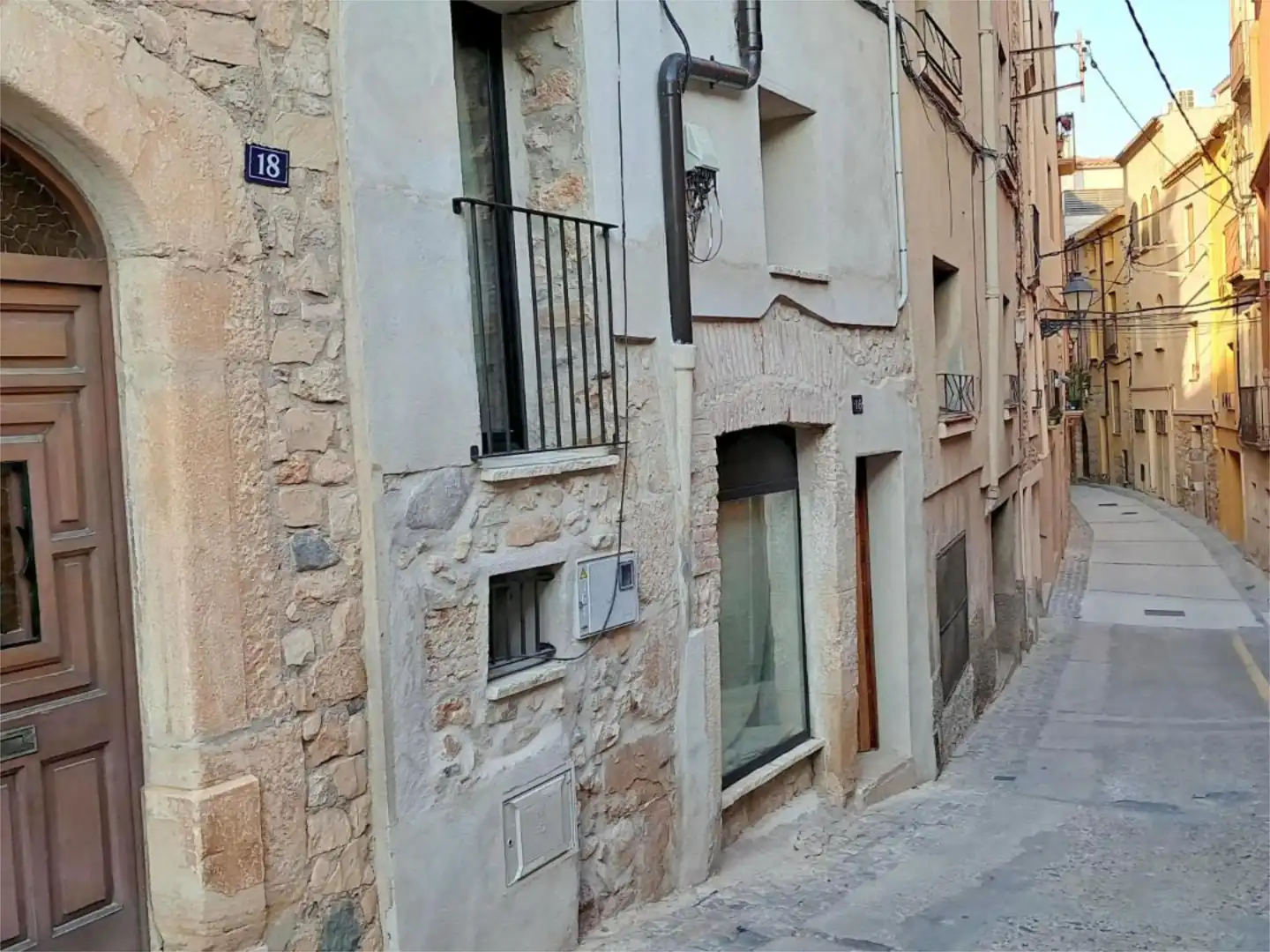 Piso en venta en Carrer dels Solans, 16, Montblanc Vista exterior de Piso en venta en Montblanc con Aire acondicionado, Calefacción y Amueblado
