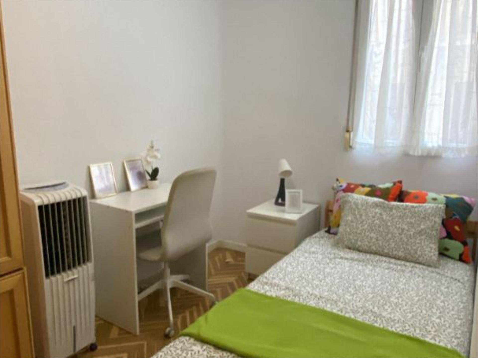 Flat for share in Calle de Santa Engracia, 158, Ríos Rosas - Nuevos Ministerios Bedroom of Flat for share in Madrid Capital with Air Conditioner, Heating and Parquet flooring
