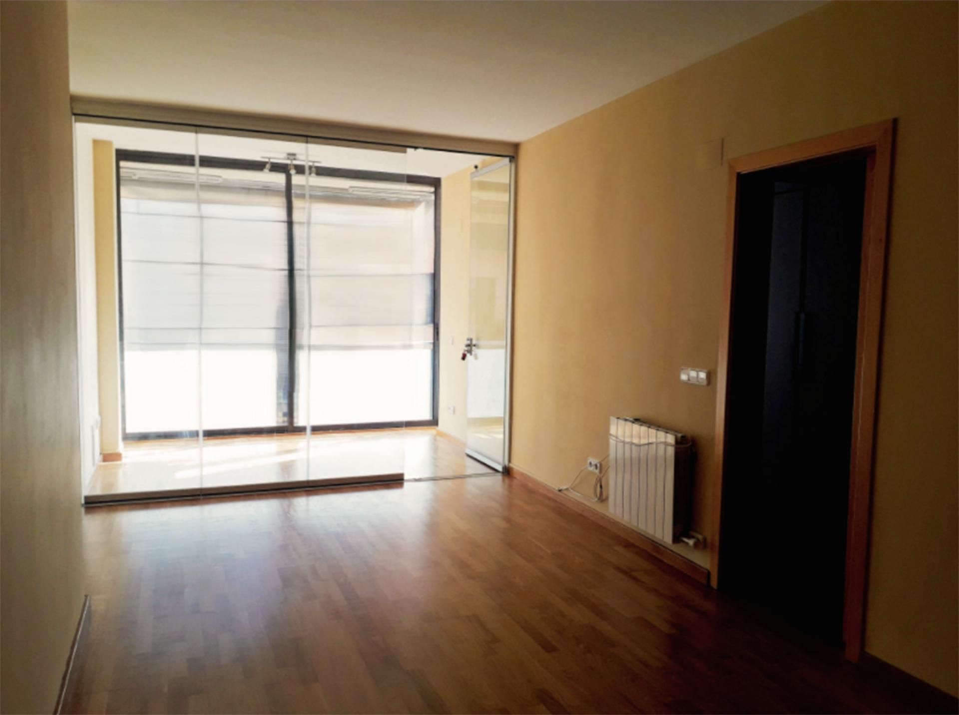 Habitación de Piso en venta en Girona Capital con Aire acondicionado y Terraza