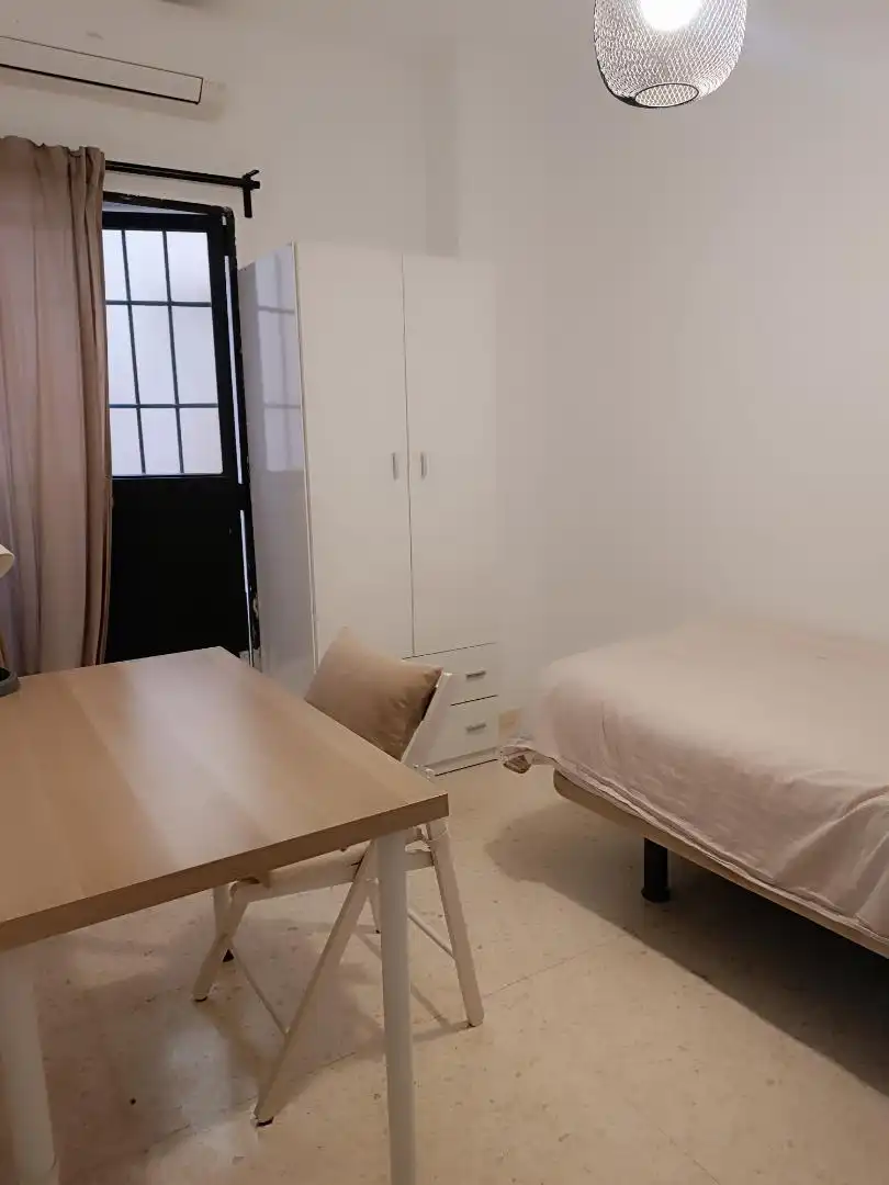 Habitación de Piso para compartir en Málaga Capital con Amueblado, Horno y Lavadora