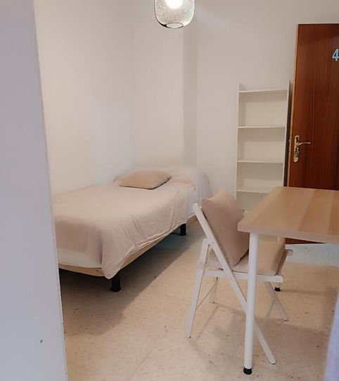 Foto 2 de Habitación en Parque Ayala - Jardín de la Abadía - Huelín, Málaga Capital