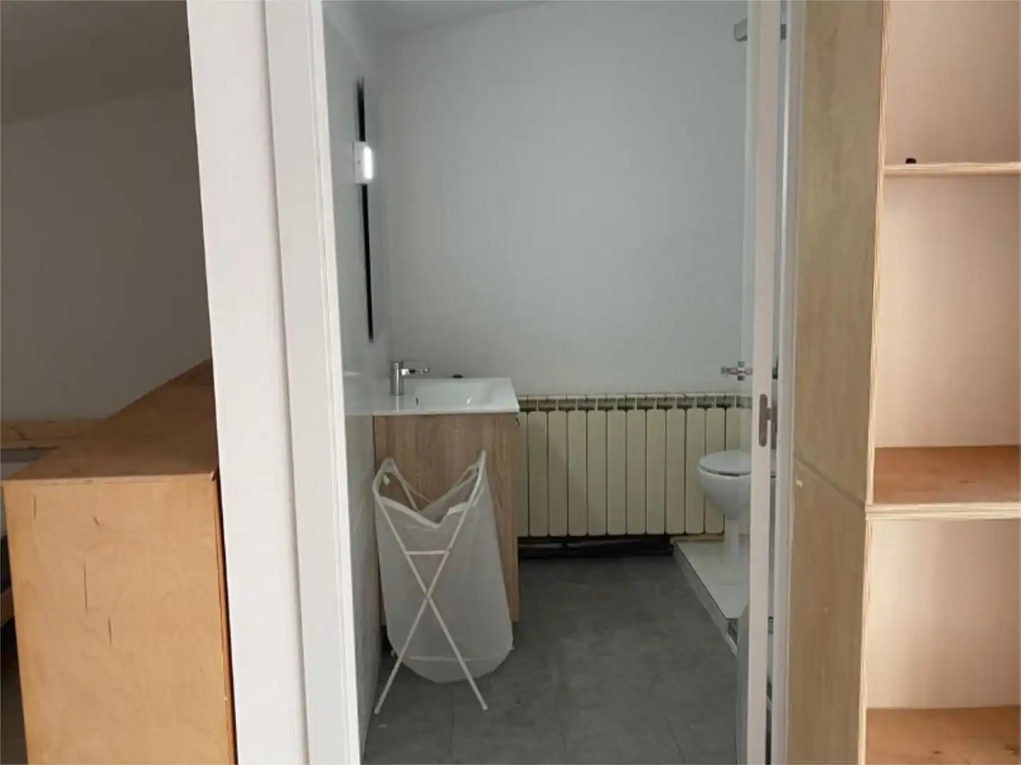 Room in Carrer de la Fonolleda, 11, Vallvidrera - Tibidabo - Les Planes Bathroom of Houses for share in Barcelona with Air Conditioner, Heating and Private garden