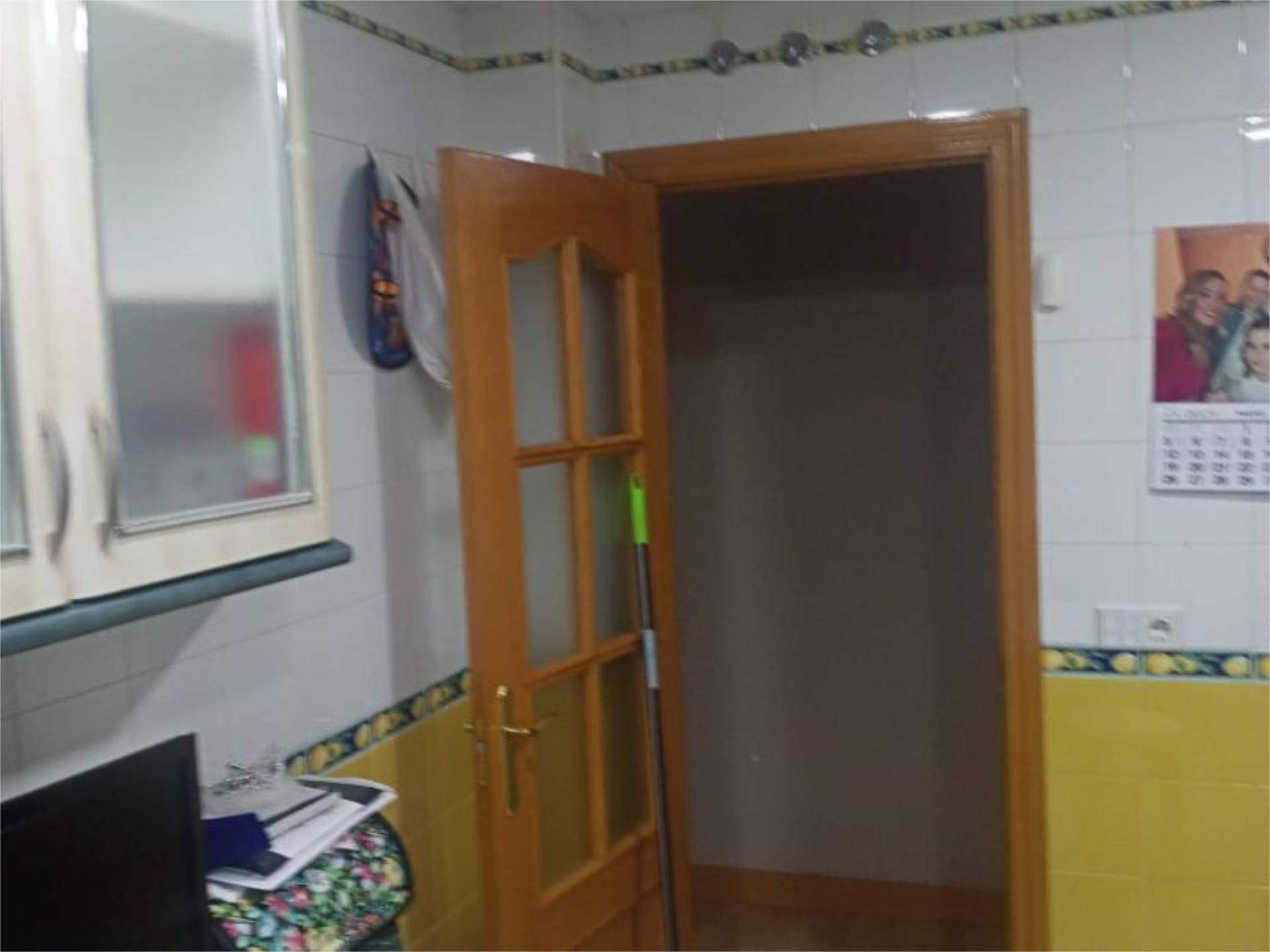 Piso para compartir en Calle Virgen de las Batallas, 3, Santa María - Pio XII