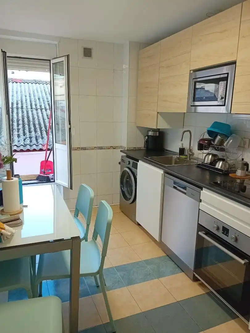 Zimmer in Calle Oviedo, 9, El Carmen - Barrio Gimeno Küche von Wohnung zur untervermieten in Burgos mit Heizung, Parkett und Möbliert